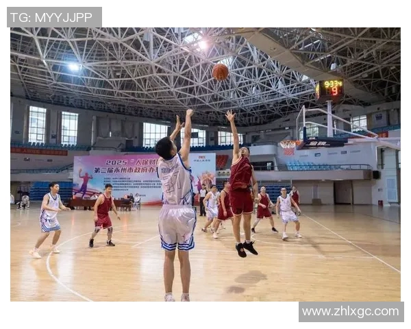 帅气篮球明星在赛场上展现超凡技艺与魅力引发全场热烈欢呼